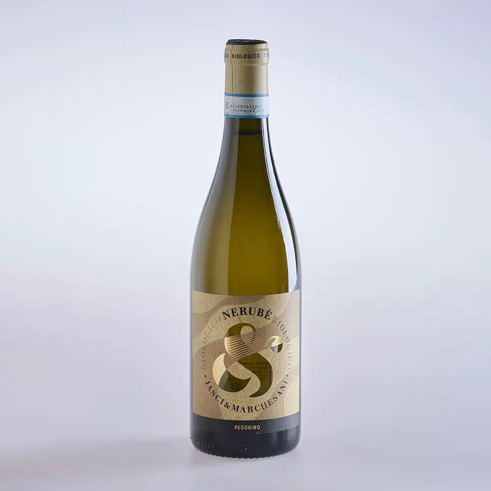 Fotoaufnahme zeigt Weisswein Pecorino Nerube