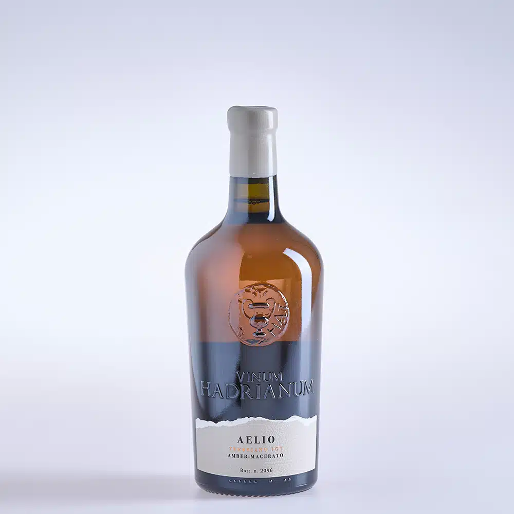 Ein Foto zeigt Flaschen von Weisswein Trebbiano„Aelio"