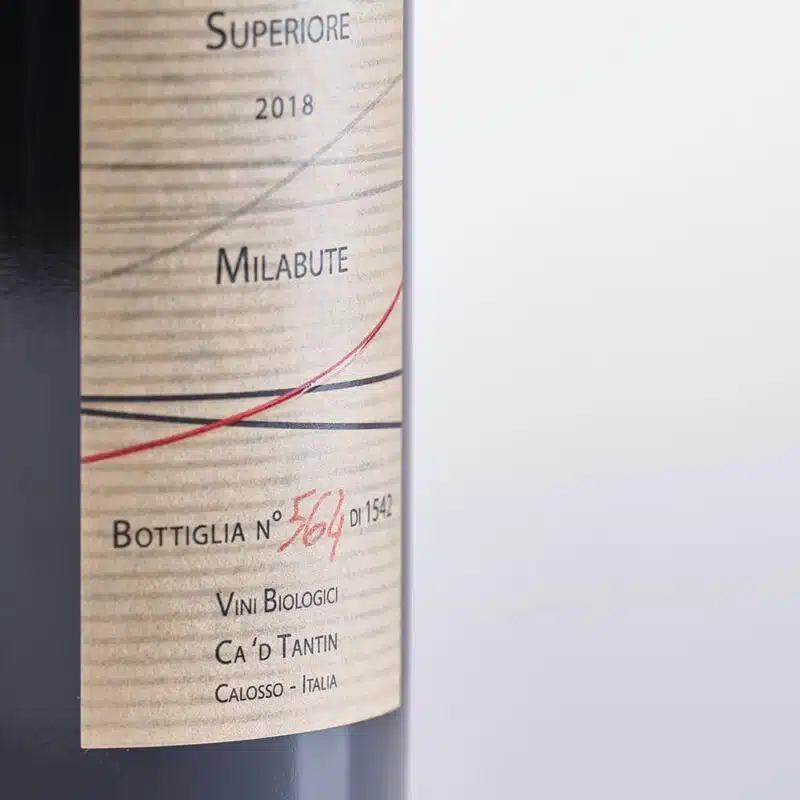 Fotoaufnahme zeigt Rotwein Barbera D'Asti von Winzer Ca 'd Tantin