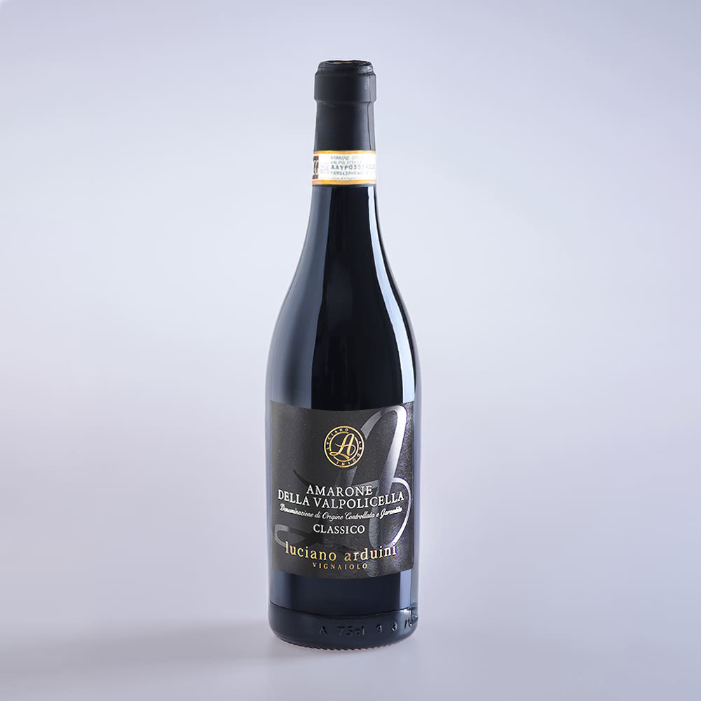 Foto zeigt Flasche wein mit Amarone della Valpolicella.